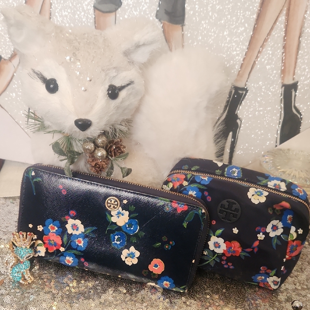 Tory Burch Navy Floral Wallet and Cosmetic Bag With Bag Charm Bundle NWT